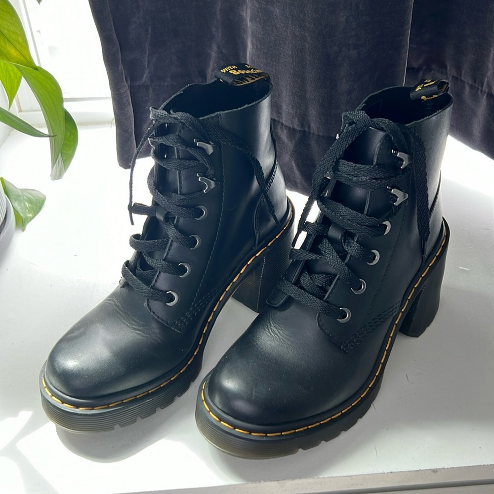 Gorgeous black Jesy Dr Martens in size 7